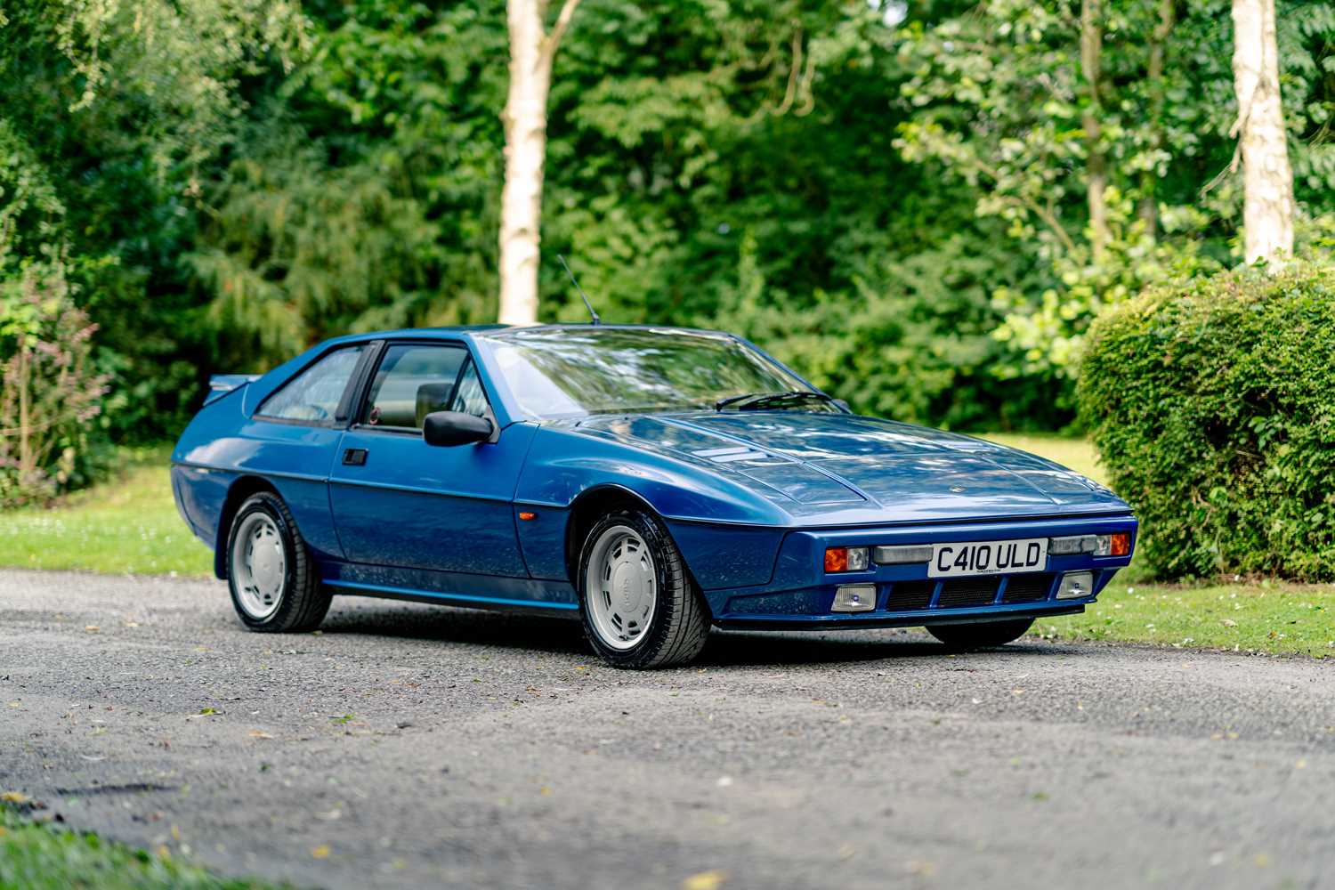 Lot 132 - 1985 Lotus Excel SE
