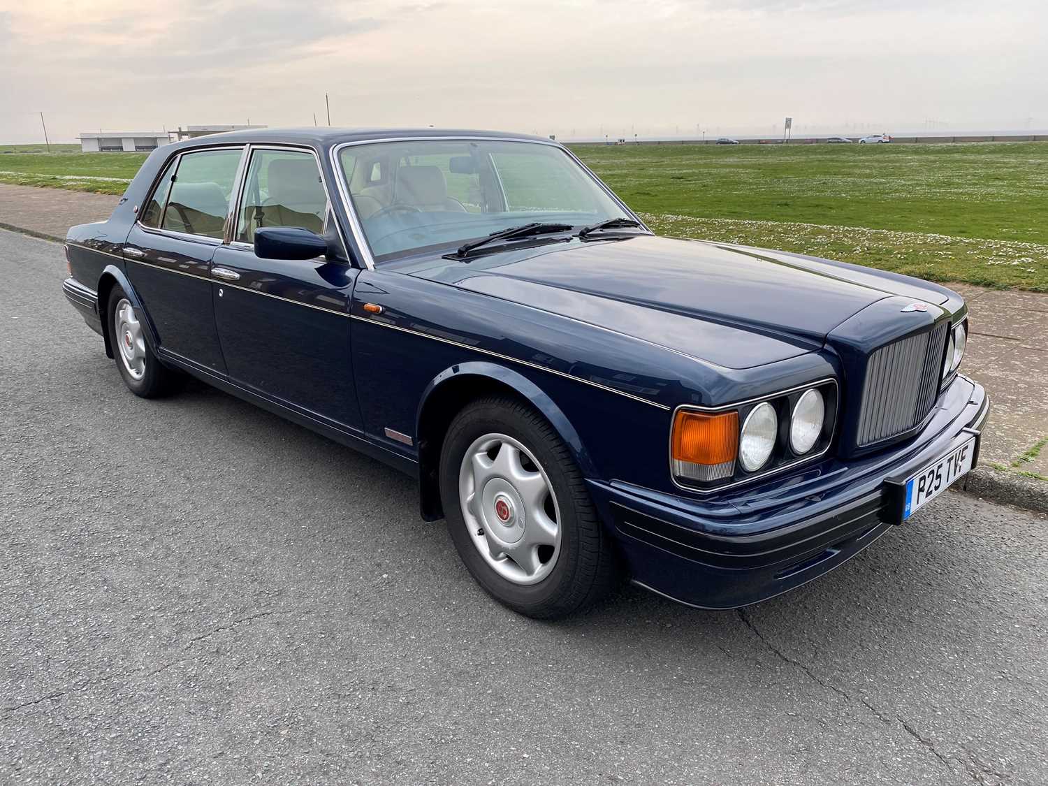 Lot 143 - 1997 Bentley Turbo R LWB