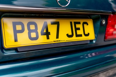 Lot 111 - 1997 Mercedes-Benz SL 320