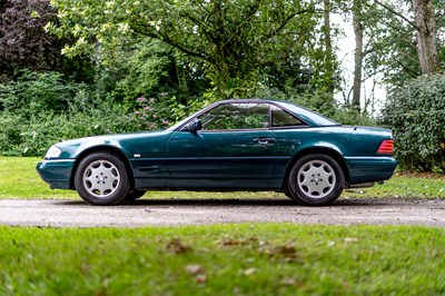 Lot 111 - 1997 Mercedes-Benz SL 320