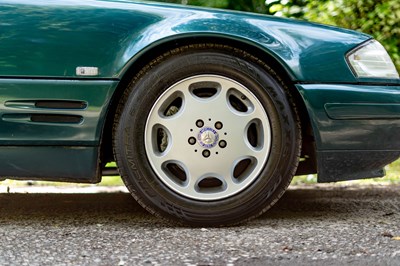 Lot 111 - 1997 Mercedes-Benz SL 320