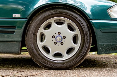 Lot 111 - 1997 Mercedes-Benz SL 320
