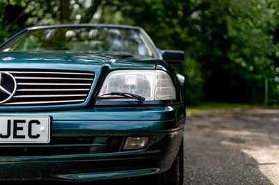 Lot 111 - 1997 Mercedes-Benz SL 320
