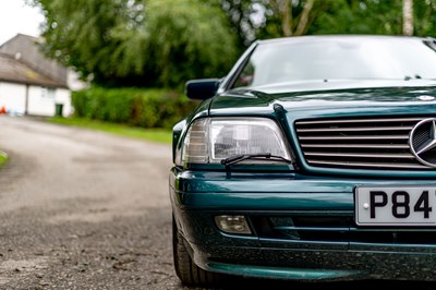 Lot 111 - 1997 Mercedes-Benz SL 320