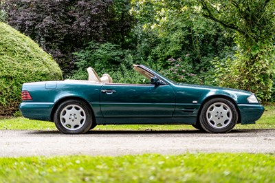 Lot 111 - 1997 Mercedes-Benz SL 320