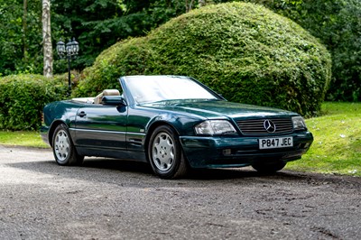 Lot 111 - 1997 Mercedes-Benz SL 320