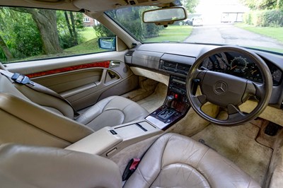 Lot 111 - 1997 Mercedes-Benz SL 320