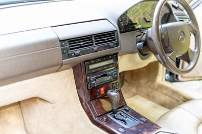 Lot 111 - 1997 Mercedes-Benz SL 320