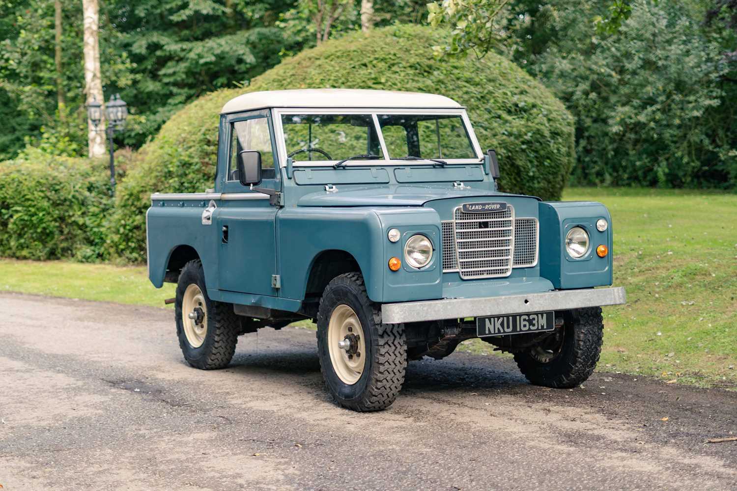 Lot 67 - 1973 Land Rover Series III Pickup