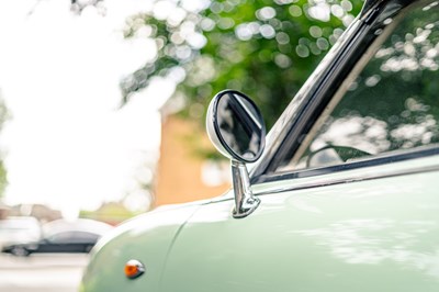 Lot 107 - 1991 Nissan Figaro