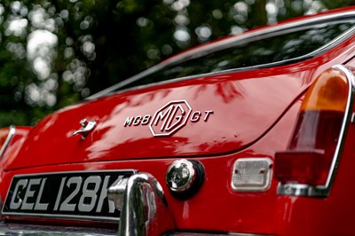 Lot 43 - 1971 MGB GT