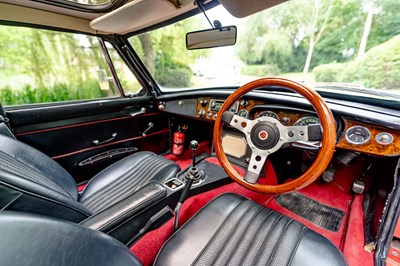 Lot 43 - 1971 MGB GT