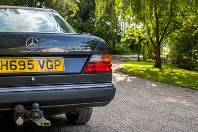Lot 97 - 1990 Mercedes-Benz 300 E 4matic