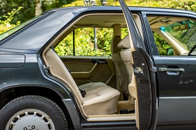 Lot 97 - 1990 Mercedes-Benz 300 E 4matic