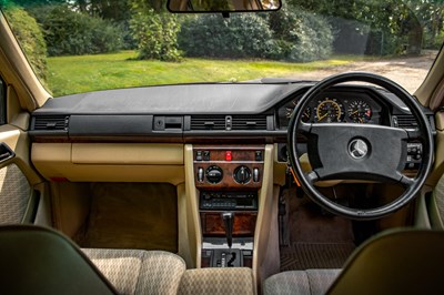 Lot 97 - 1990 Mercedes-Benz 300 E 4matic