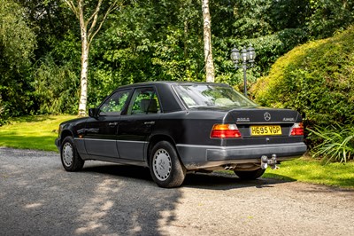 Lot 97 - 1990 Mercedes-Benz 300 E 4matic