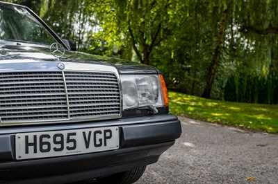 Lot 97 - 1990 Mercedes-Benz 300 E 4matic