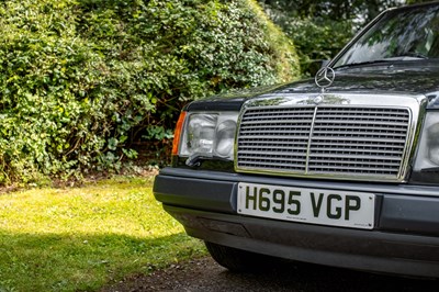 Lot 97 - 1990 Mercedes-Benz 300 E 4matic