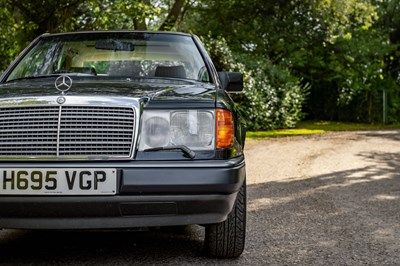 Lot 97 - 1990 Mercedes-Benz 300 E 4matic