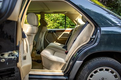 Lot 97 - 1990 Mercedes-Benz 300 E 4matic