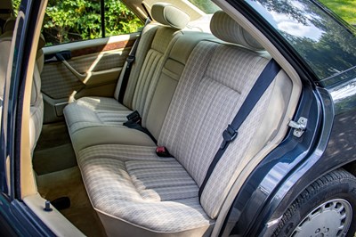 Lot 97 - 1990 Mercedes-Benz 300 E 4matic