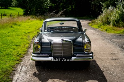 Lot 70 - 1964 Mercedes-Benz 220B