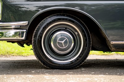 Lot 70 - 1964 Mercedes-Benz 220B