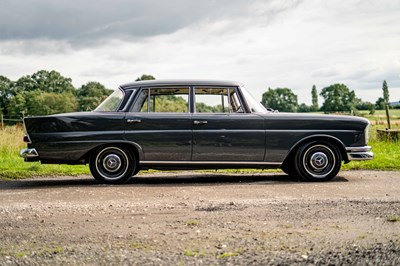 Lot 70 - 1964 Mercedes-Benz 220B