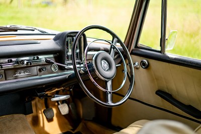 Lot 70 - 1964 Mercedes-Benz 220B