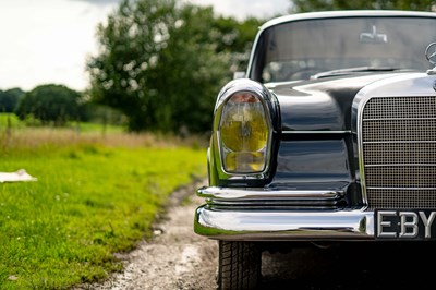 Lot 70 - 1964 Mercedes-Benz 220B