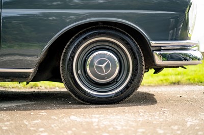 Lot 70 - 1964 Mercedes-Benz 220B