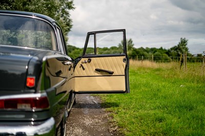 Lot 70 - 1964 Mercedes-Benz 220B