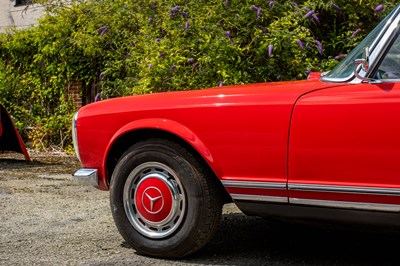 Lot 71 - 1965 Mercedes-Benz 230SL Pagoda