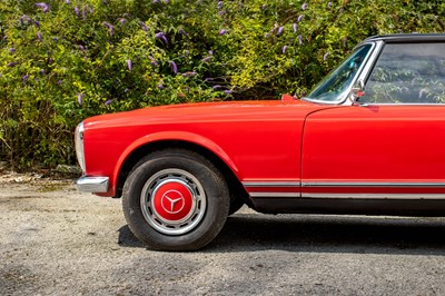 Lot 71 - 1965 Mercedes-Benz 230SL Pagoda