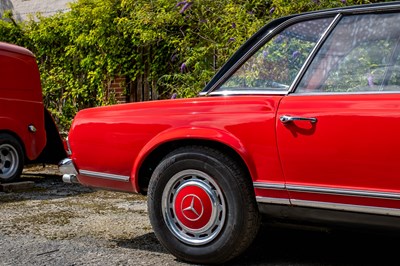 Lot 71 - 1965 Mercedes-Benz 230SL Pagoda