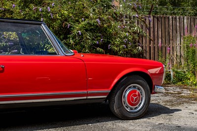 Lot 71 - 1965 Mercedes-Benz 230SL Pagoda