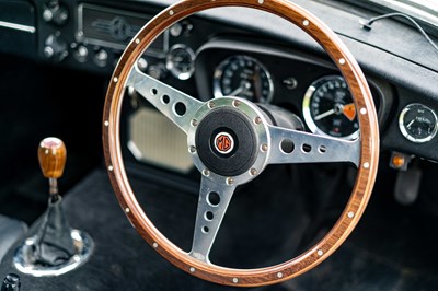Lot 44 - 1970 MGB GT