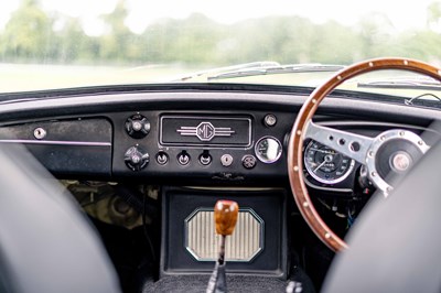 Lot 44 - 1970 MGB GT