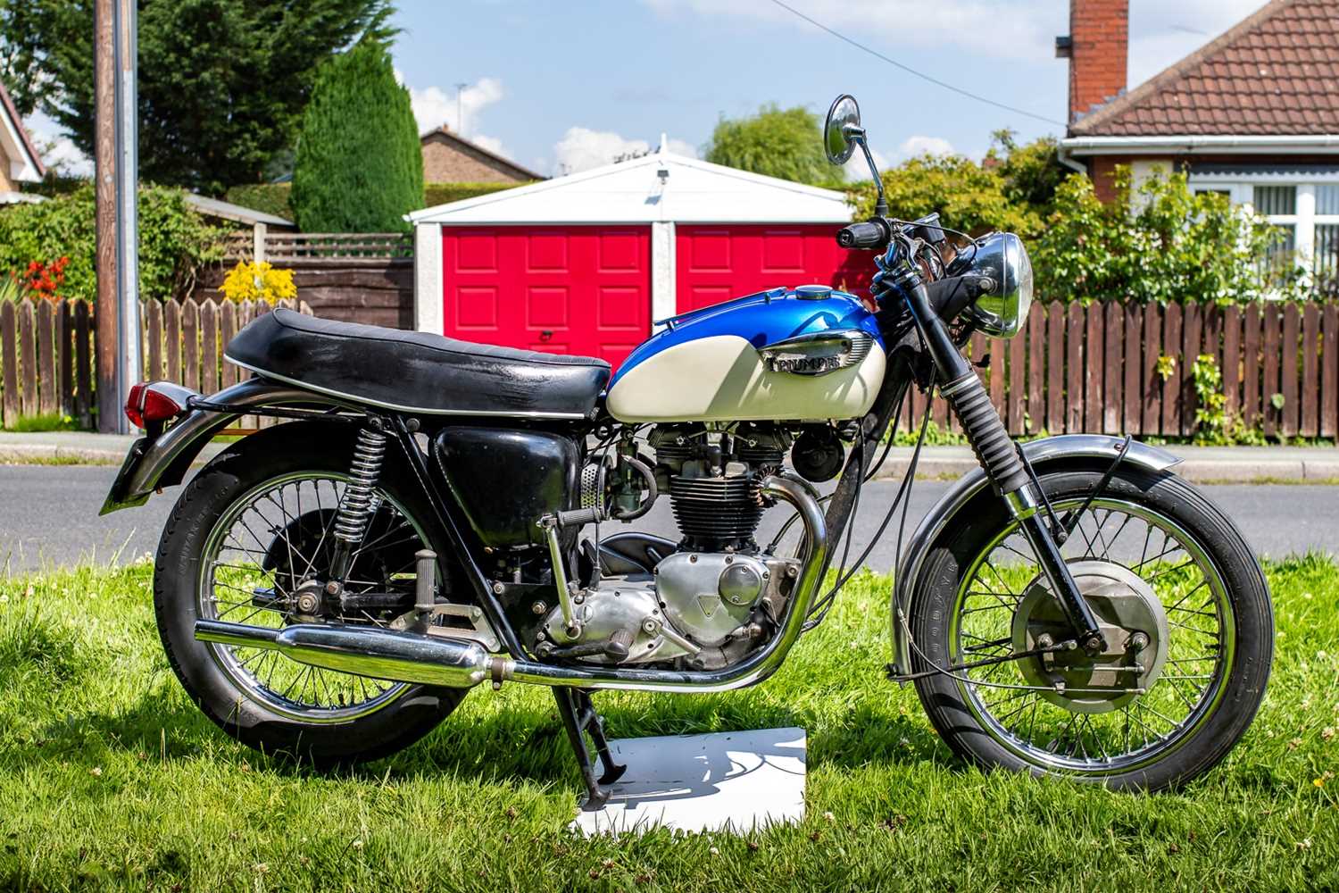 Lot 6 - 1967 Triumph TR6 R
