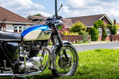 Lot 6 - 1967 Triumph TR6 R