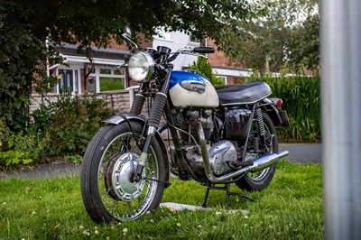Lot 6 - 1967 Triumph TR6 R