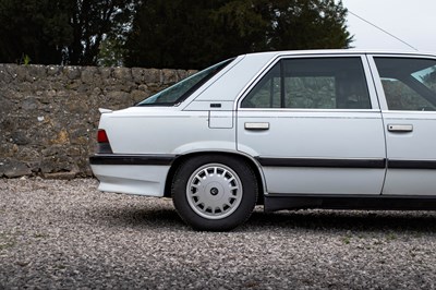Lot 7 - 1991 Renault 25 TXE