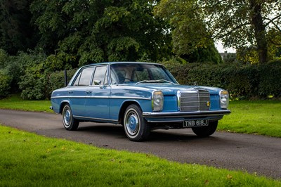 Lot 18 - 1971 Mercedes Benz 220