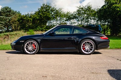 Lot 24 - 2007 Porsche 911 Carrera 4S