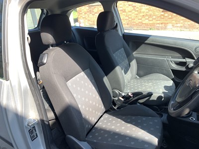 Lot 51 - 2004 Ford Fiesta Finesse