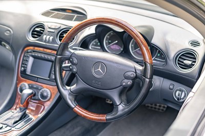 Lot 19 - 2002 Mercedes-Benz SL500