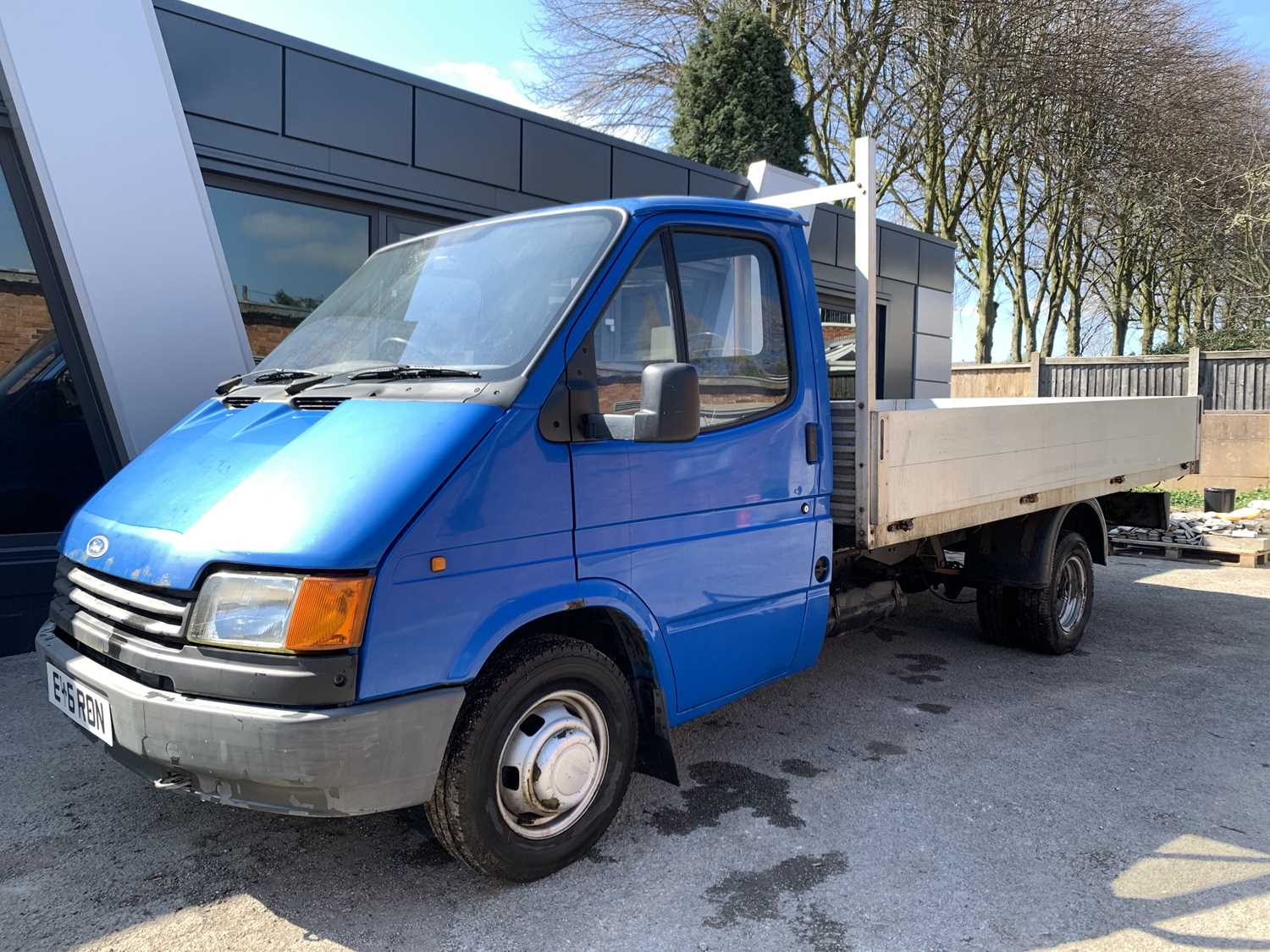Lot 52 - 1987 Ford Transit 190 Flatbed