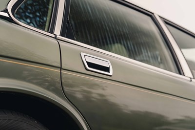 Lot 17 - 1990 Jaguar XJ40