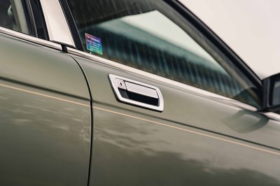 Lot 17 - 1990 Jaguar XJ40