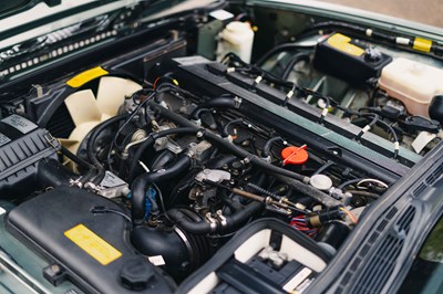 Lot 17 - 1990 Jaguar XJ40